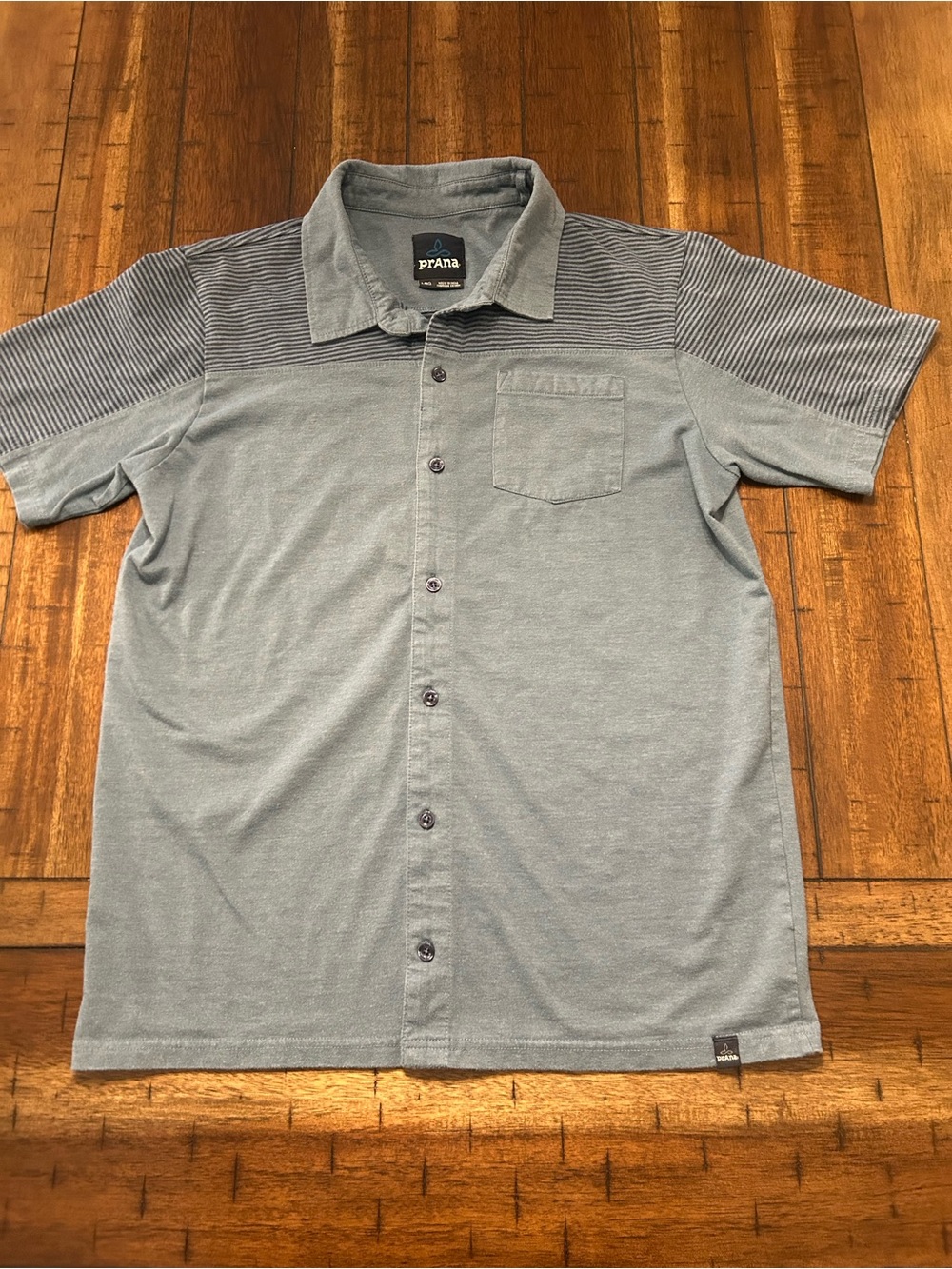 prAna Men’s Large Organic Cotton Button Front Short Sleeve Shirt Blue